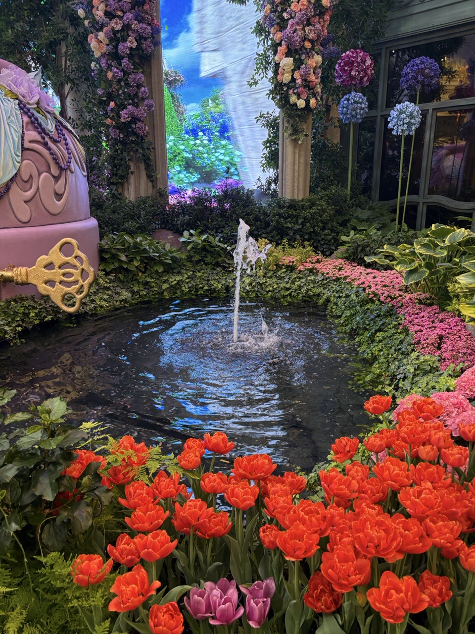 The garden inside Bellagio.